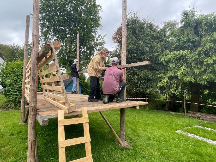 Erster Spatenstich - Die Stelzenhäuser wachsen in die Höhe